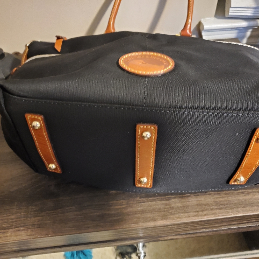 Handbag - Picture 3 of 4